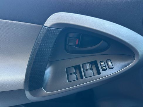 Used 2012 Toyota RAV4 FWD w/ Value Pkg image 11