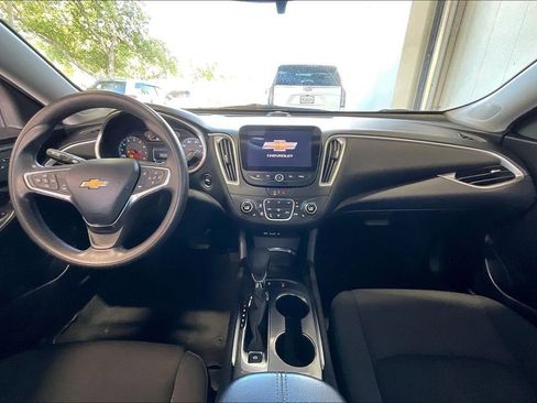 Used 2025 Chevrolet Malibu LT FWD image 6