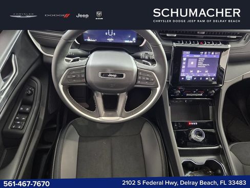 New 2025 Jeep Grand Cherokee L Laredo RWD image 11