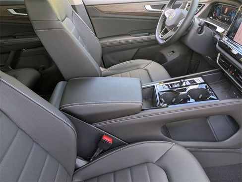 New 2025 Volkswagen Atlas SEL image 34