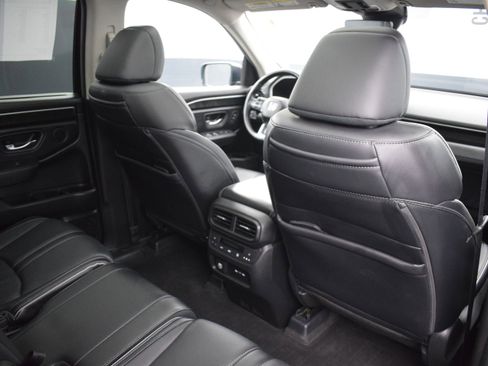 Used 2025 Honda Pilot Elite image 12
