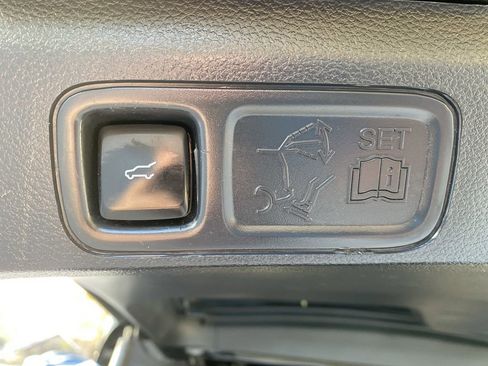 Certified 2023 Ford Expedition Limited image 19