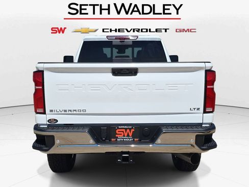 New 2026 Chevrolet Silverado 3500 LTZ w/ LTZ Premium Package AWD/4WD image 6