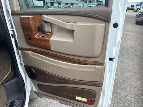 Used 2023 Chevrolet Express 2500 RWD image 28
