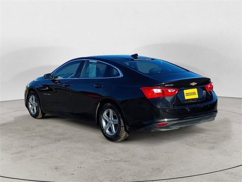 Used 2024 Chevrolet Malibu LT image 3