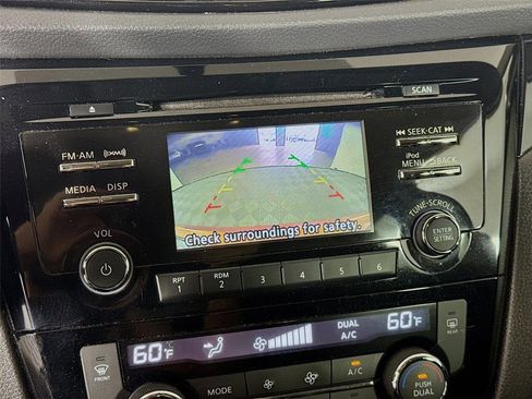 Used 2017 Nissan Rogue Sport SV FWD image 15