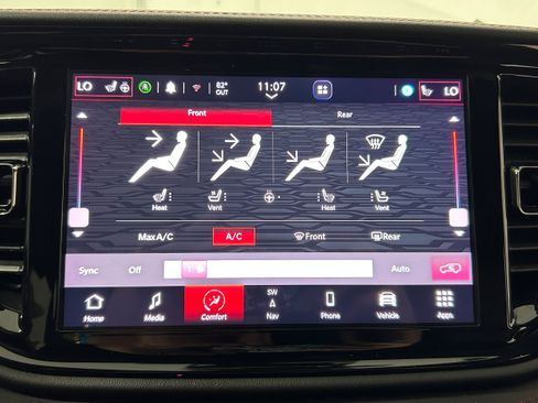 Used 2023 Dodge Durango R/T AWD/4WD image 7