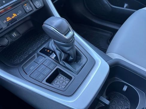 Used 2023 Toyota RAV4 XLE Premium image 20