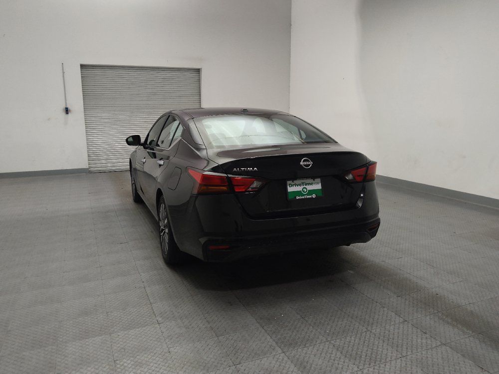 Used 2025 Nissan Altima 2.5 SV FWD image 6