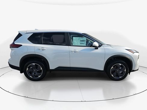 New 2026 Nissan Rogue SV FWD image 5