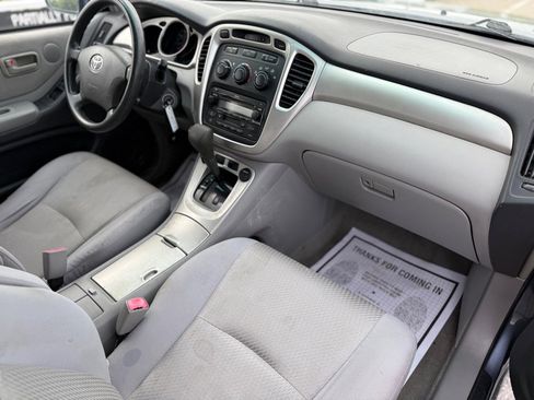 Used 2004 Toyota Highlander 2WD image 12