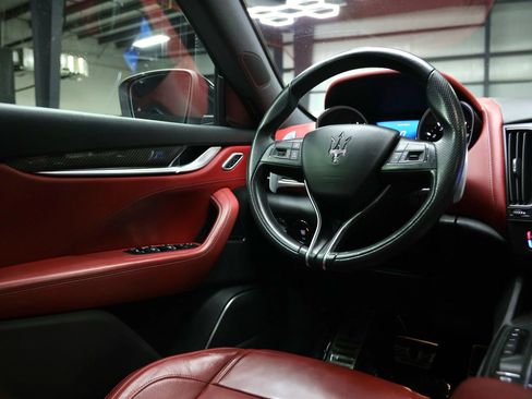 Used 2018 Maserati Levante S GranSport image 43