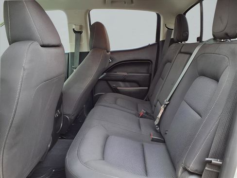 Used 2019 Chevrolet Colorado LT w/ LT Convenience Package image 12