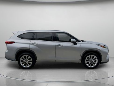 Used 2022 Toyota Highlander Limited image 31