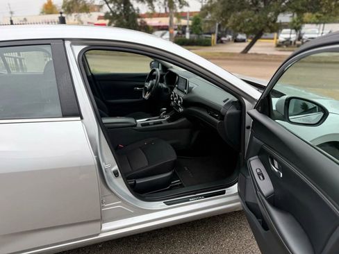 Used 2023 Nissan Sentra SV w/ All-Weather Package image 10