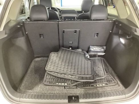 Used 2025 Volkswagen Taos SE image 18