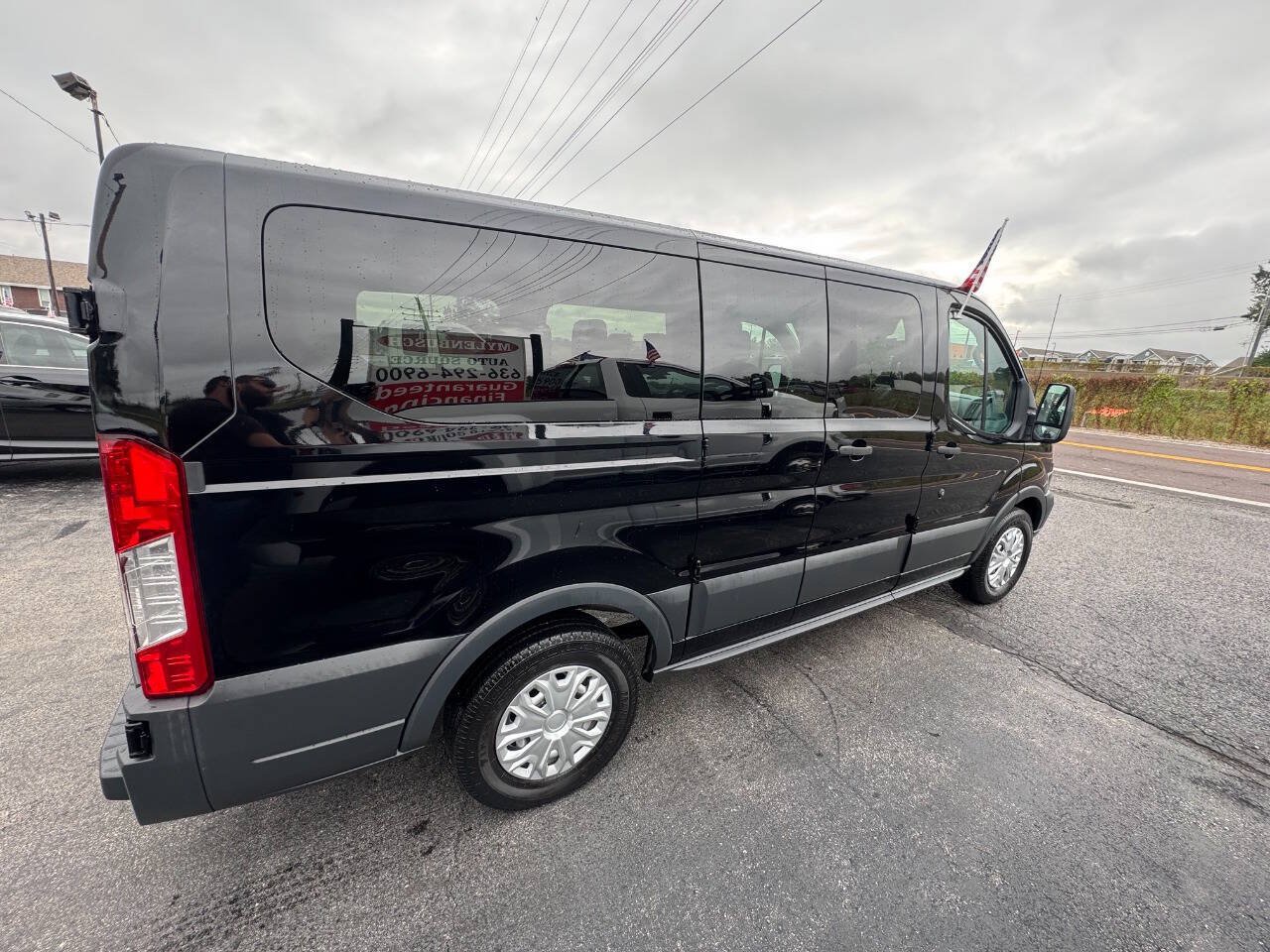 Used 2018 Ford Transit 150 XL RWD image 4
