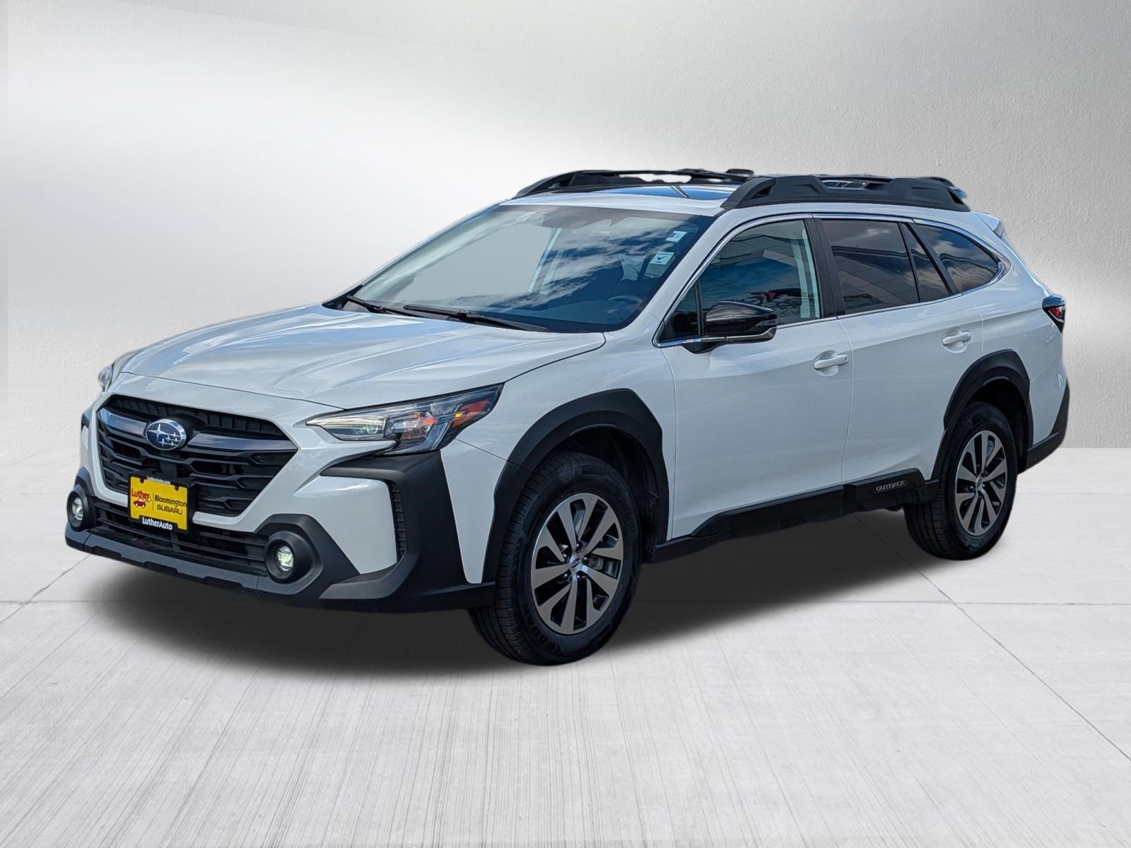 Used 2025 Subaru Outback Premium AWD/4WD image 3