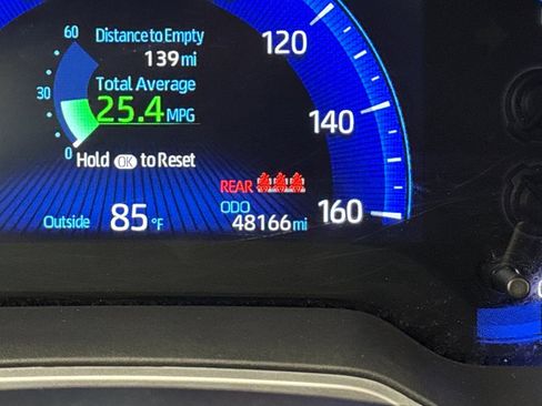 Used 2022 Toyota Corolla Cross XLE w/ Convenience Package FWD image 11