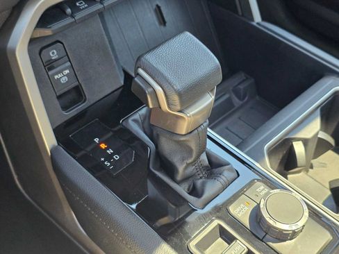 Used 2024 Toyota Tundra Limited AWD/4WD image 35