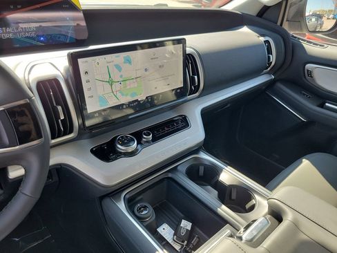 New 2026 Ford Expedition Active image 22