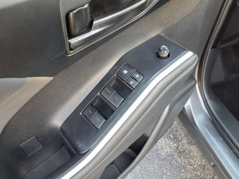 Used 2023 Toyota Highlander L FWD image 29