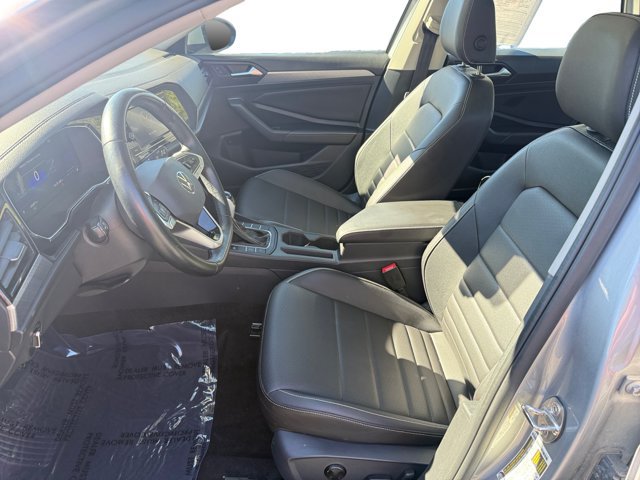 Used 2024 Volkswagen Jetta SE FWD image 10