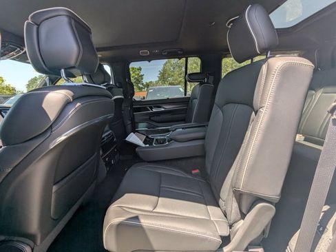 New 2025 Jeep Grand Wagoneer Series II Obsidian w/ Quick Order Packagew 28T image 11