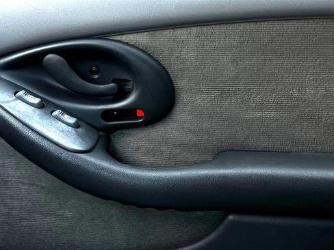 Used 1994 Pontiac Firebird Coupe image 25