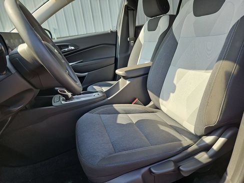 Used 2024 Chevrolet Trax LS w/ LS Convenience Package FWD image 16