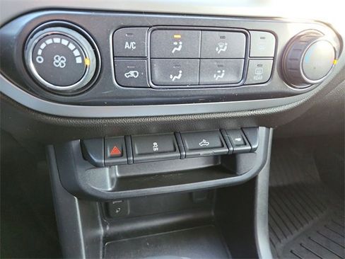 Certified 2017 Chevrolet Colorado LT w/ LT Convenience Package image 16