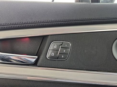 Used 2019 Lincoln Nautilus Reserve image 27