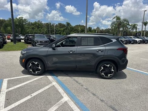 Used 2024 Kia Seltos EX FWD image 9