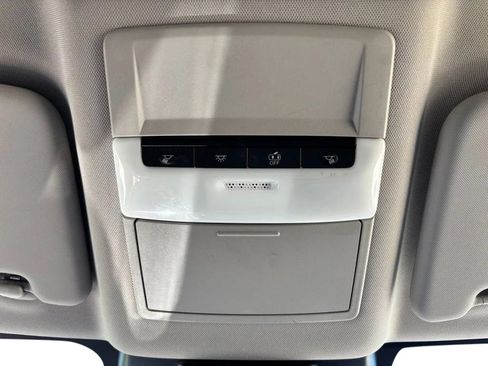 Used 2024 Nissan Rogue S FWD image 17