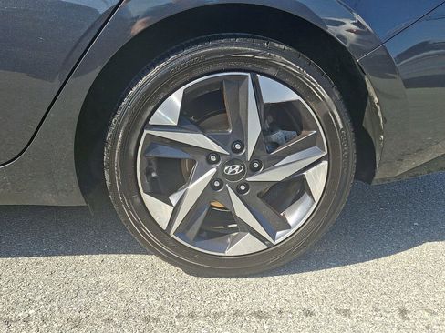 Certified 2023 Hyundai Elantra Limited image 9
