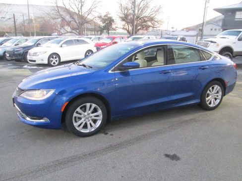 Used 2016 Chrysler 200 Limited image 3
