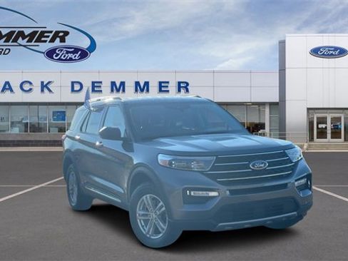 Certified 2022 Ford Explorer XLT w/ Equipment Group 202A image 1