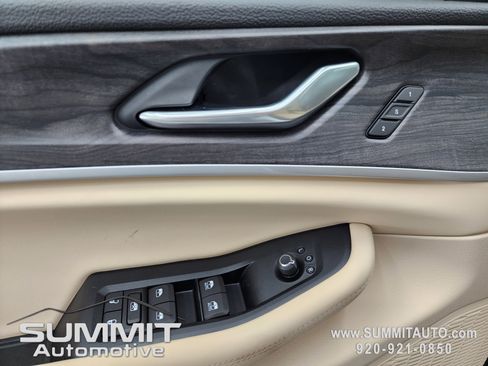 New 2025 Jeep Grand Cherokee Limited w/ Luxury Tech Group II image 49