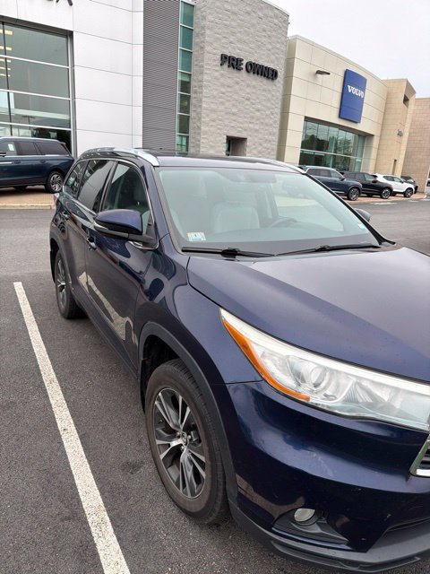 Used 2016 Toyota Highlander XLE AWD/4WD image 16