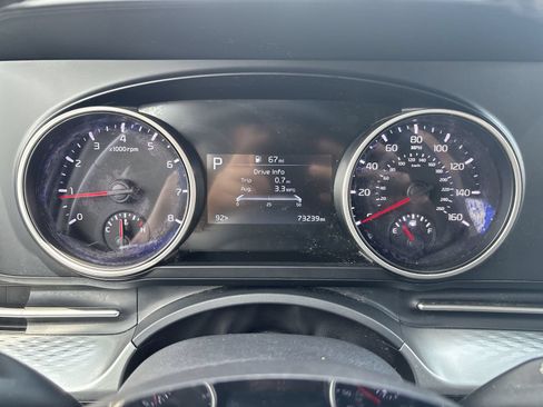 Used 2023 Kia Carnival LX FWD image 16