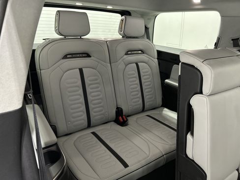 Used 2024 Rivian R1S Adventure AWD/4WD image 25