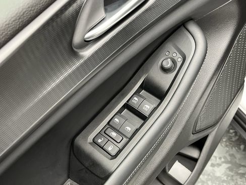 Used 2024 Jeep Grand Cherokee Altitude AWD/4WD image 8