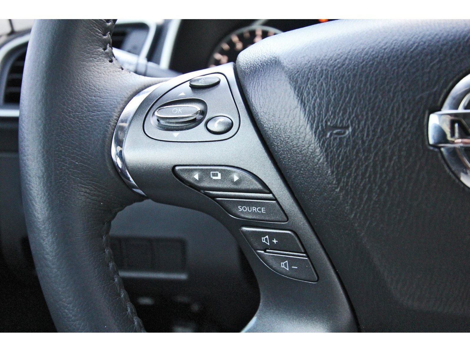 Used 2019 Nissan Murano SV w/ Premium Package FWD image 16
