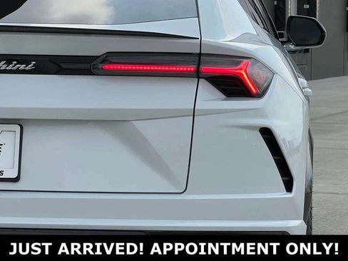 Used 2022 Lamborghini Urus image 44