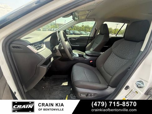 Used 2024 Toyota RAV4 AWD Hybrid image 20