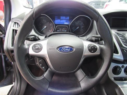 Used 2014 Ford Focus SE image 16