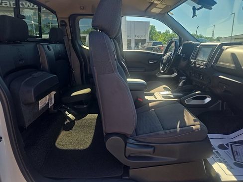 Used 2023 Nissan Frontier SV w/ SV Convenience Package AWD/4WD image 28