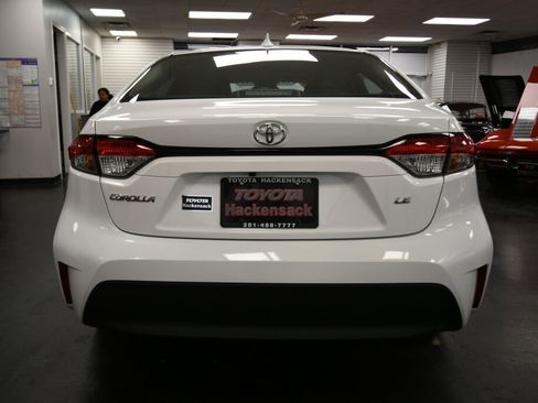 Certified 2024 Toyota Corolla LE image 6