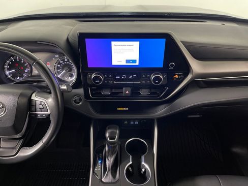 Used 2023 Toyota Highlander XLE image 17