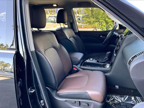 Used 2024 INFINITI QX80 Premium Select w/ Cargo Package AWD/4WD image 7